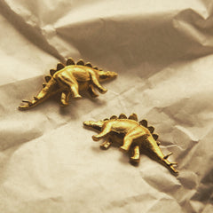 Aretes de estegosaurio vista real