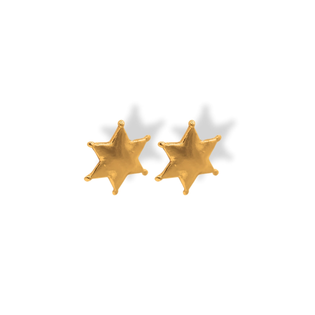Aretes con estrella de sheriff grandes vista lateral Brezo Jewelry
