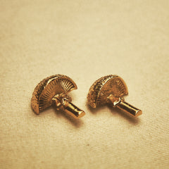 Aretes de hongo vista posterior