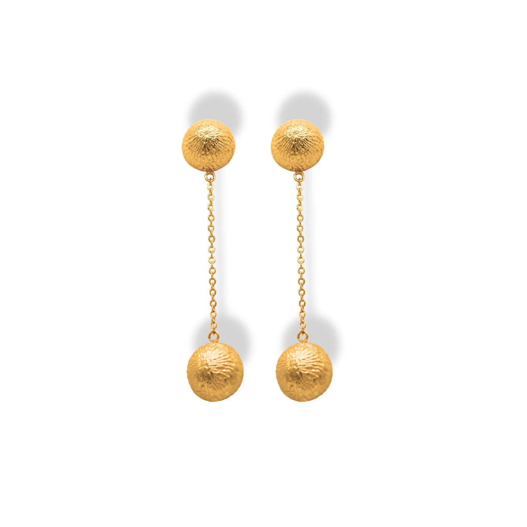 Aretes largos con 2 bolas grandes y cadena vista frontal Brezo Jewelry