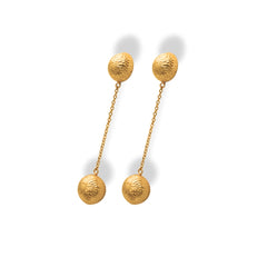 Aretes largos con 2 bolas grandes y cadena vista lateral