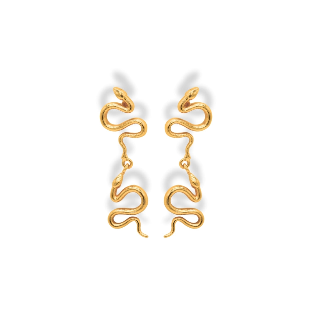 Aretes largos con serpientes grandes vista frontal Brezo Jewelry