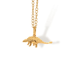 Cadena con anquilosaurio grande vista frontal