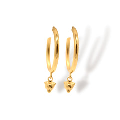 Candongas medianas cabeza de perro vista frontal