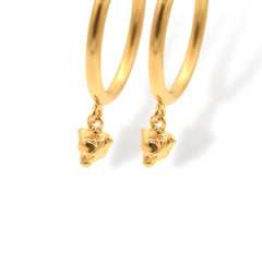 Candongas medianas cabeza de perro vista lateral