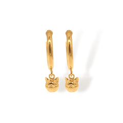 Candongas pequeñas cabeza de gato vista frontal