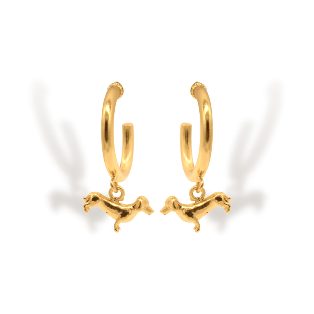 Candongas pequeñas de perro salchicha vista frontal Brezo Jewelry