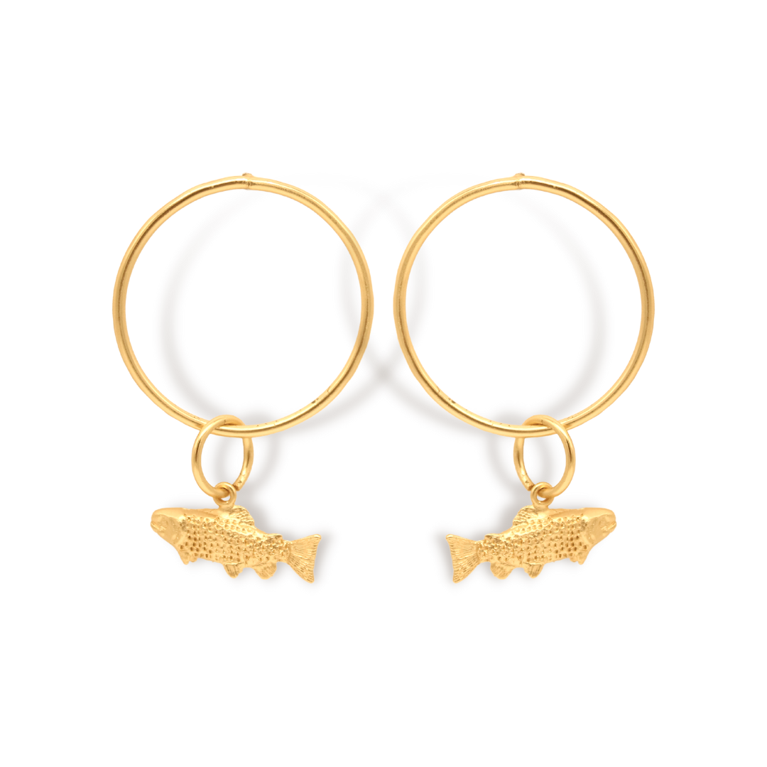 Aretes con aro y trucha vista frontal Brezo Jewelry