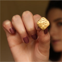 Arete de rombo precolombino vista detallada