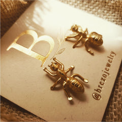 Aretes de hormiga vista detallada