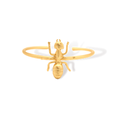 Brazalete con hormiga grande vista frontal