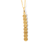 Cadena con coronas circulares vista frontal