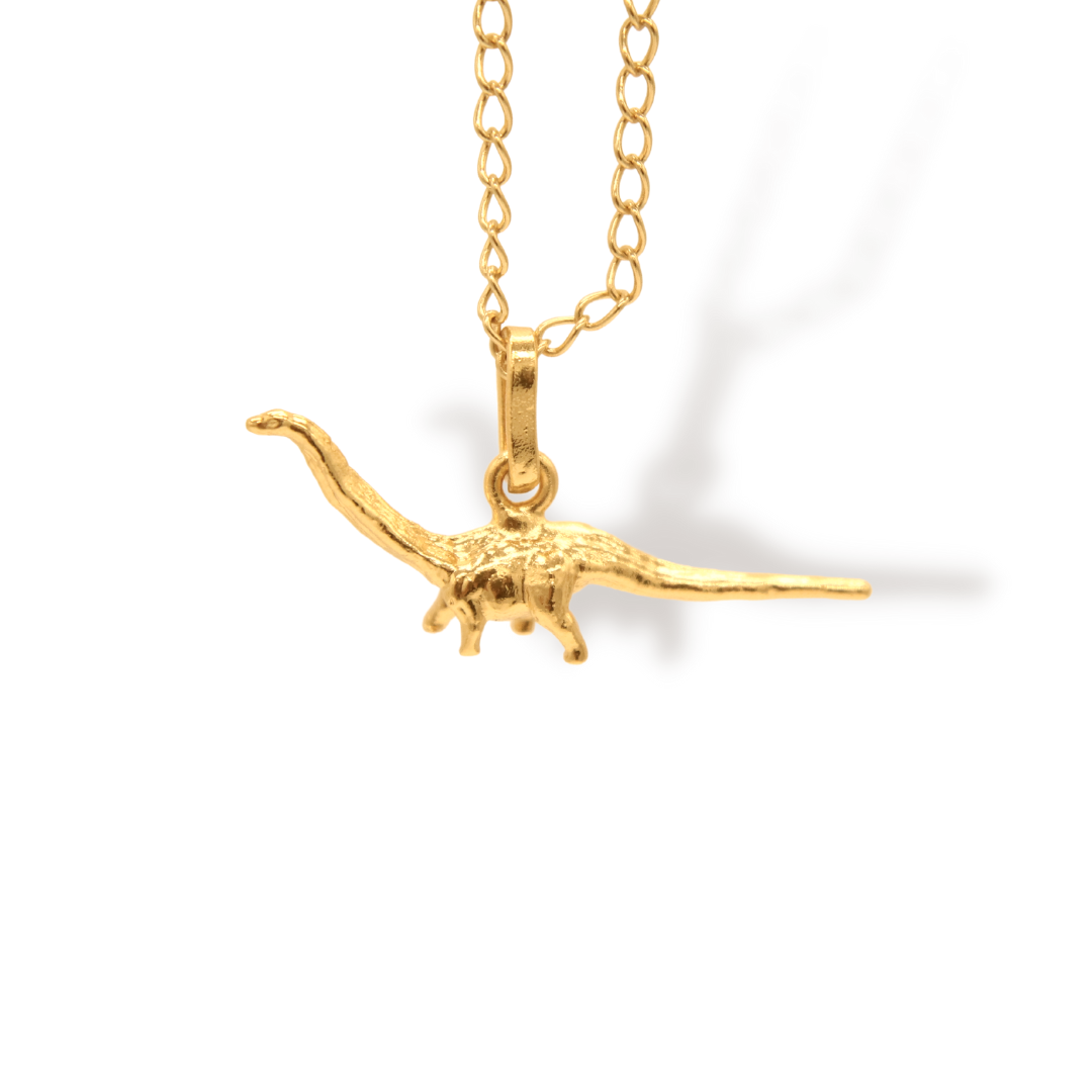 Cadena con titanosaurio vista cercana Brezo Jewelry