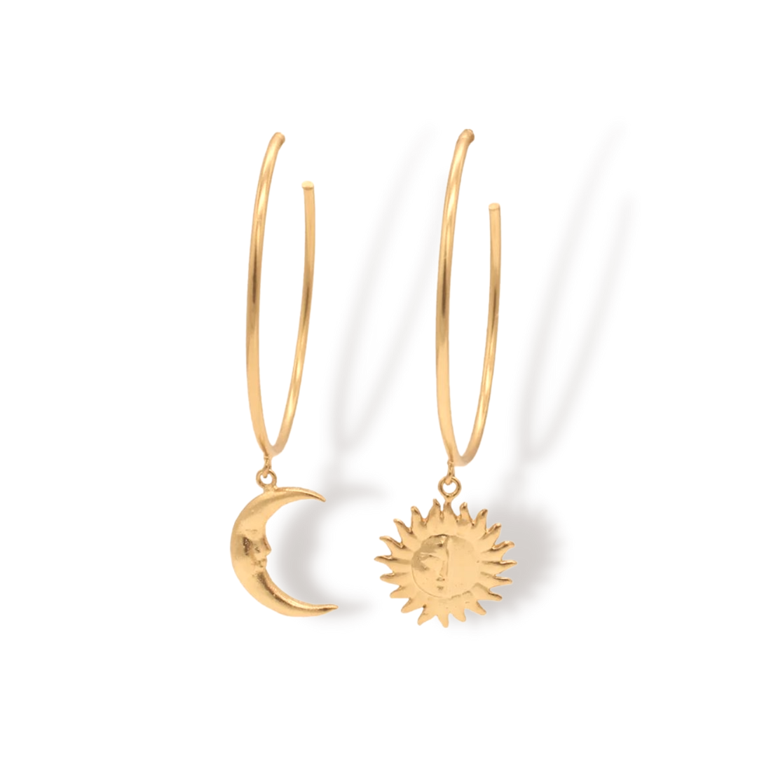 Candongas grandes con sol y luna vista frontal Brezo Jewelry