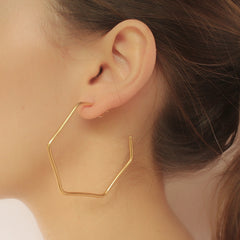 Candongas en forma de hexágono vista cercana