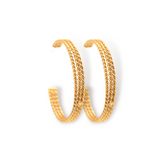 Candongas grandes entorchadas vista diagonal