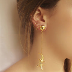 Aretes largos con cocodrilo vista real