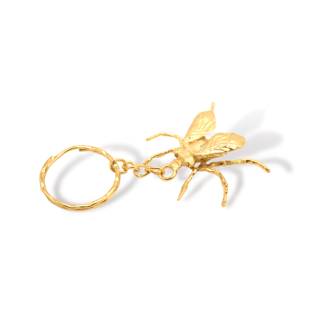 Llavero con mosca grande vista lateral Brezo Jewelry