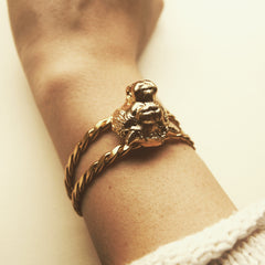 Brazalete con cabeza de tigre vista real