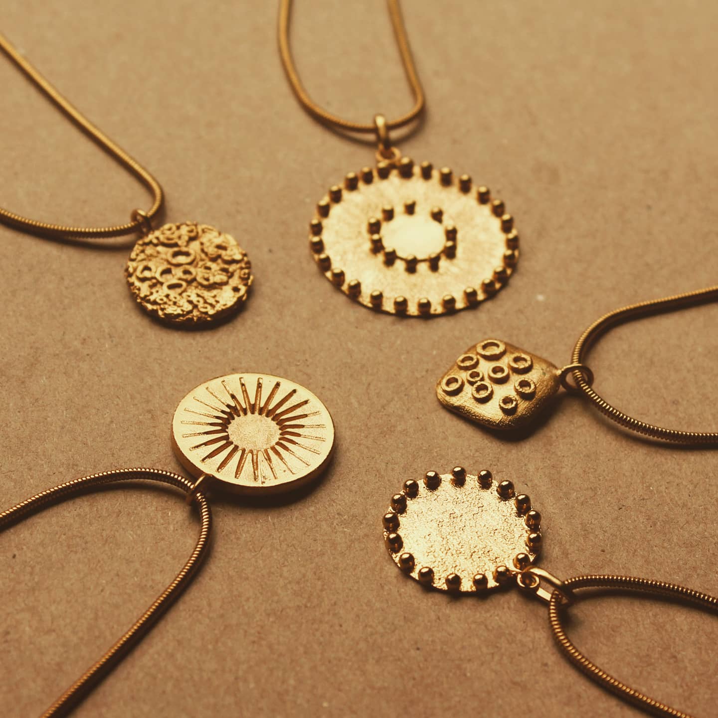 Cadena de cráter vista real Brezo Jewelry