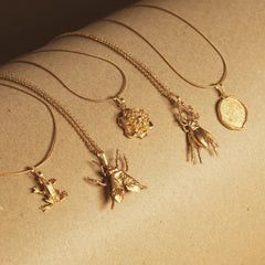 Cadena con hoja de victoria regia varios