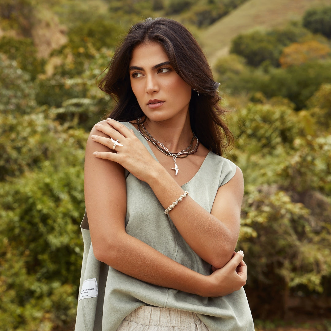 Anilla Vencejo silver en modelo