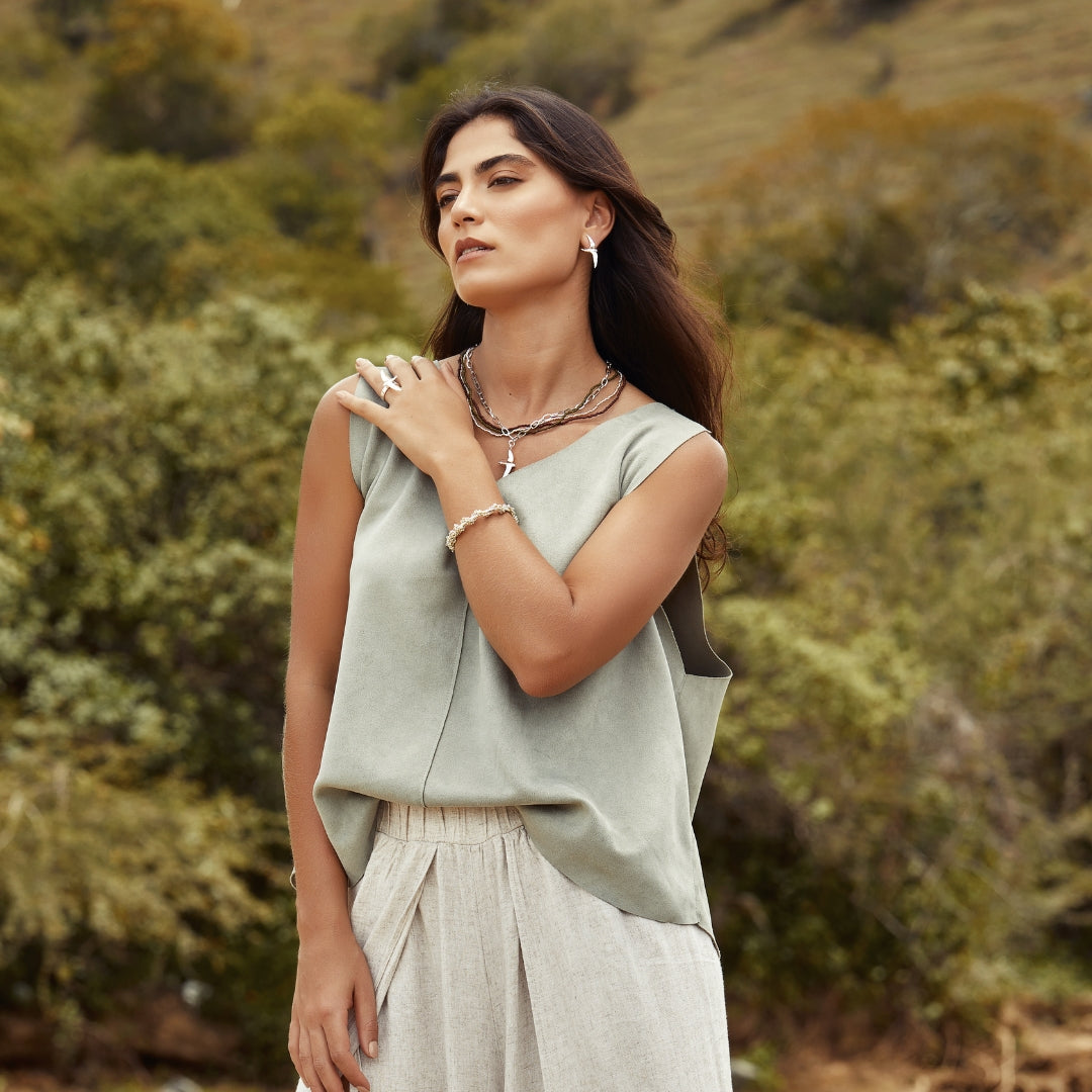 Anilla Vencejo silver en modelo