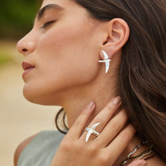 Anilla Vencejo silver en modelo