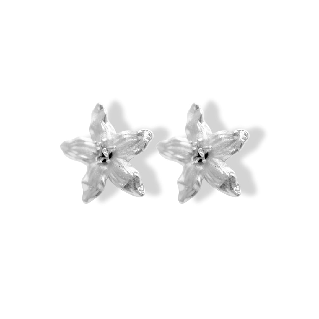Aretes con flor de jazmín