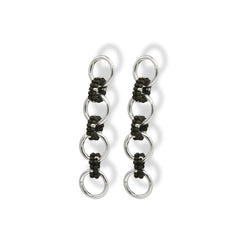 Aretes largos con cuentas de vidrio verde militar y bronce vista frontal