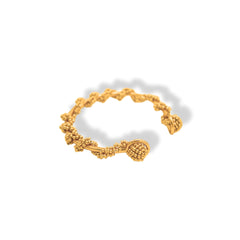 Brazalete con tejido envolvente dorado vista lateral