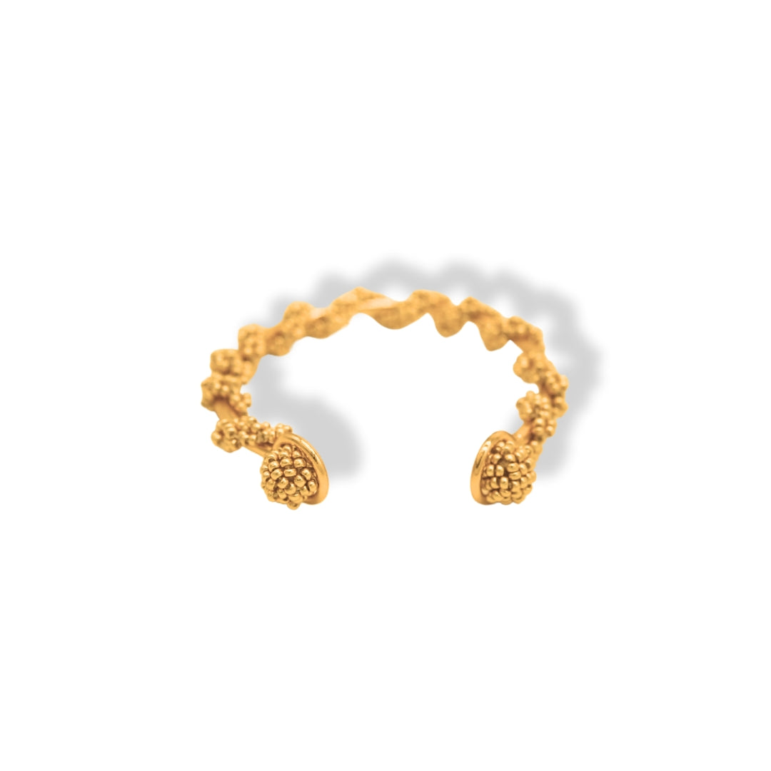 Brazalete con tejido envolvente dorado vista frontal
