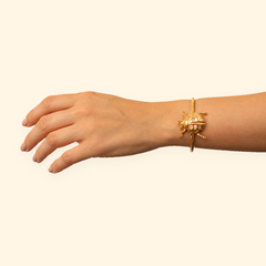 Brazalete con mariquita grande