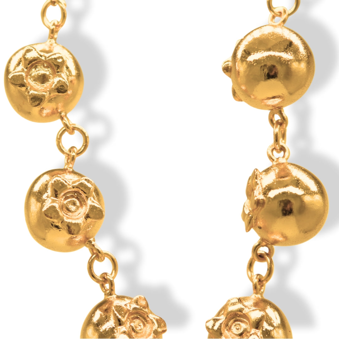 Choker con arándanos grandes dorados detalle