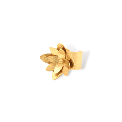 Anillo con flor de bosque anemona vista lateral