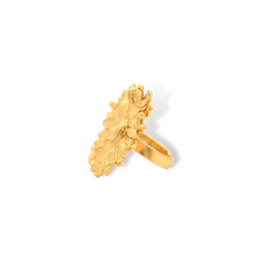 Anillo con flor de margarita grande vista lateral
