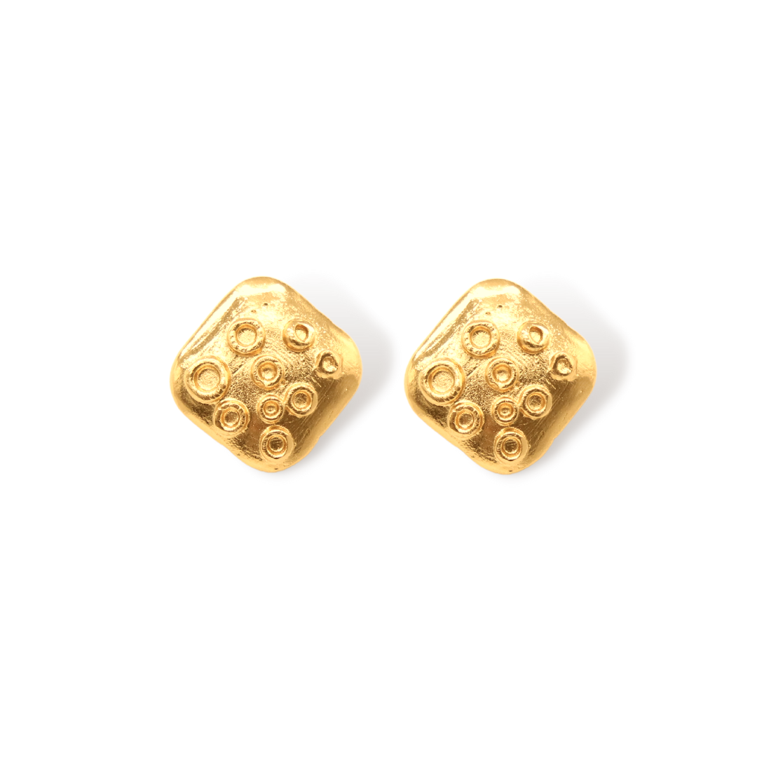 Aretes de rombo precolombino vista frontal