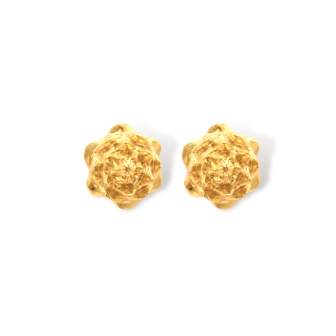 Aretes flor de loto grande vista frontal Brezo Jewelry